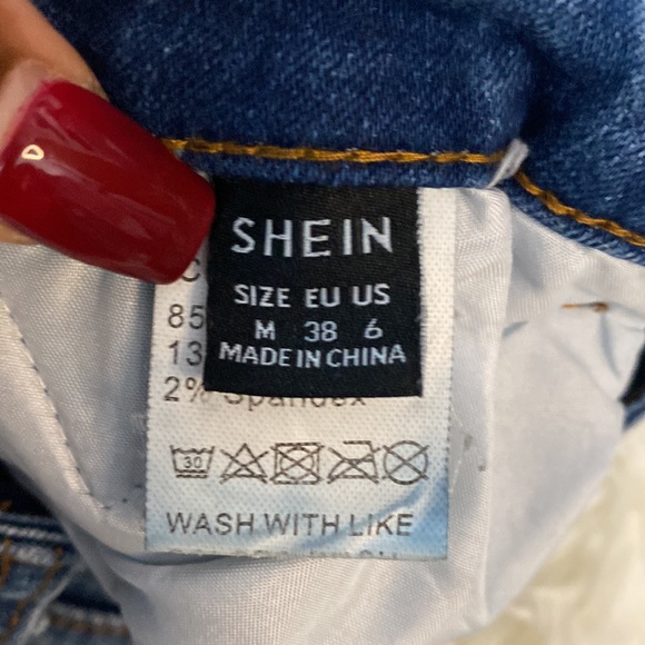 High Waisted Jeans - size Medium - 6 - Picture 4 of 5